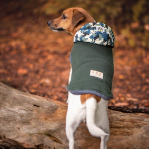Vsepropejska Bona bunda pro psa s maskáčovou kapucí Barva: Zelená