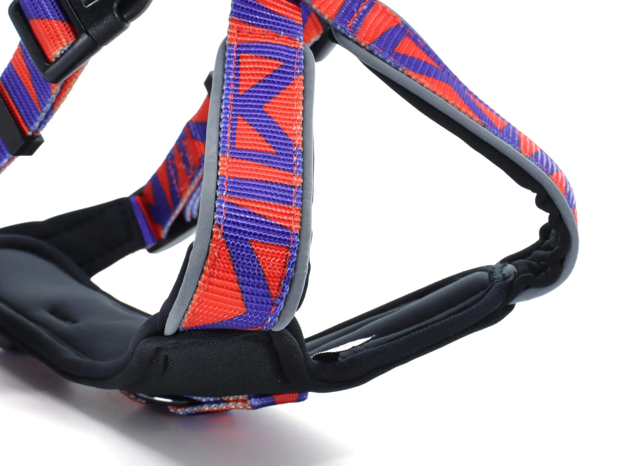 Velikost: Obvod hrudníku 52 - 66 cm