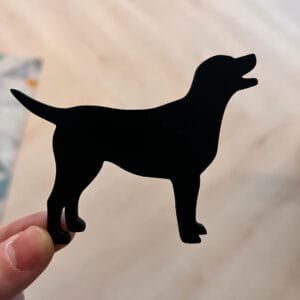 Vsepropejska Mag magnet na lednici ve tvaru psa Plemeno: Labrador