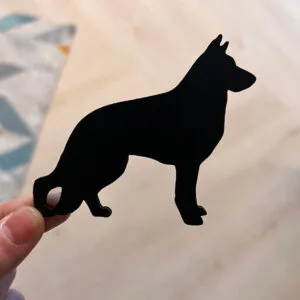 Vsepropejska Mag magnet na lednici ve tvaru psa Plemeno: Německý ovčák