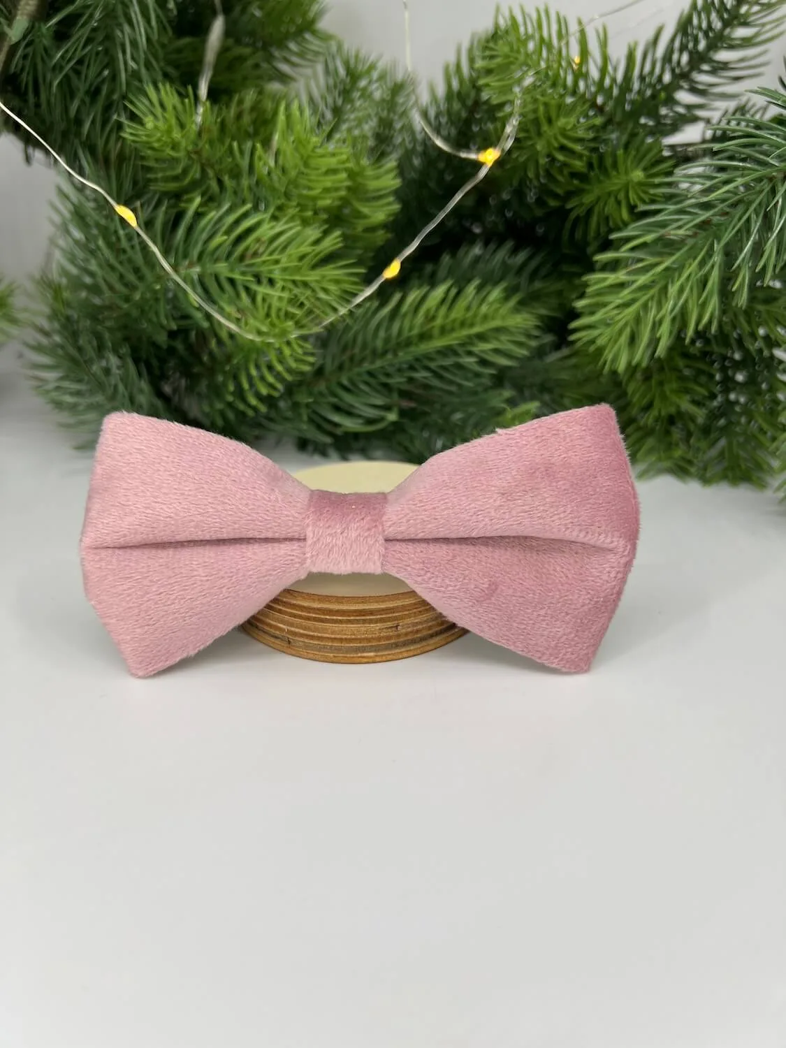 Vsepropejska Charm semišový motýlek pro psa na obojek Barva: Růžová